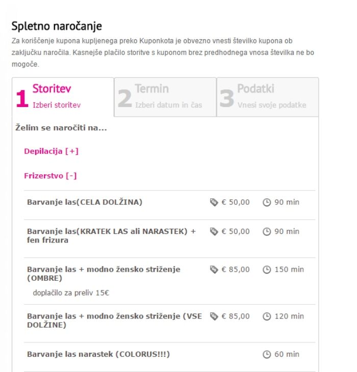 Posnetek zaslona spletnega naročanja storitev z večkorakim procesom: 1) izbira storitve, 2) izbira termina, 3) vnos podatkov. Prikazan je seznam storitev (npr. depilacija, frizerstvo) ter cenik in trajanje posameznih storitev, kar ponazarja digitalizirano rezervacijo termina.